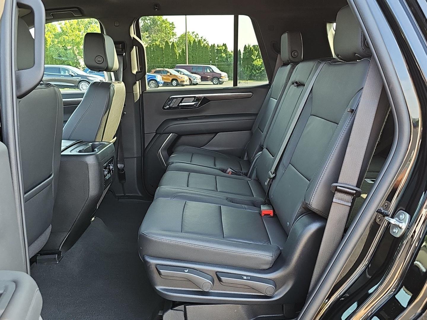 Used 2025 Black Chevrolet Z71 image 25