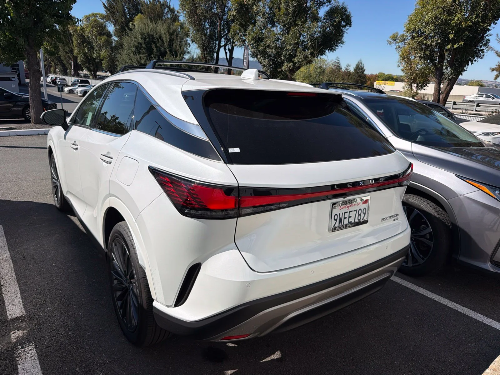 Used 2025 Eminent White Pearl Lexus 350h Premium image 5