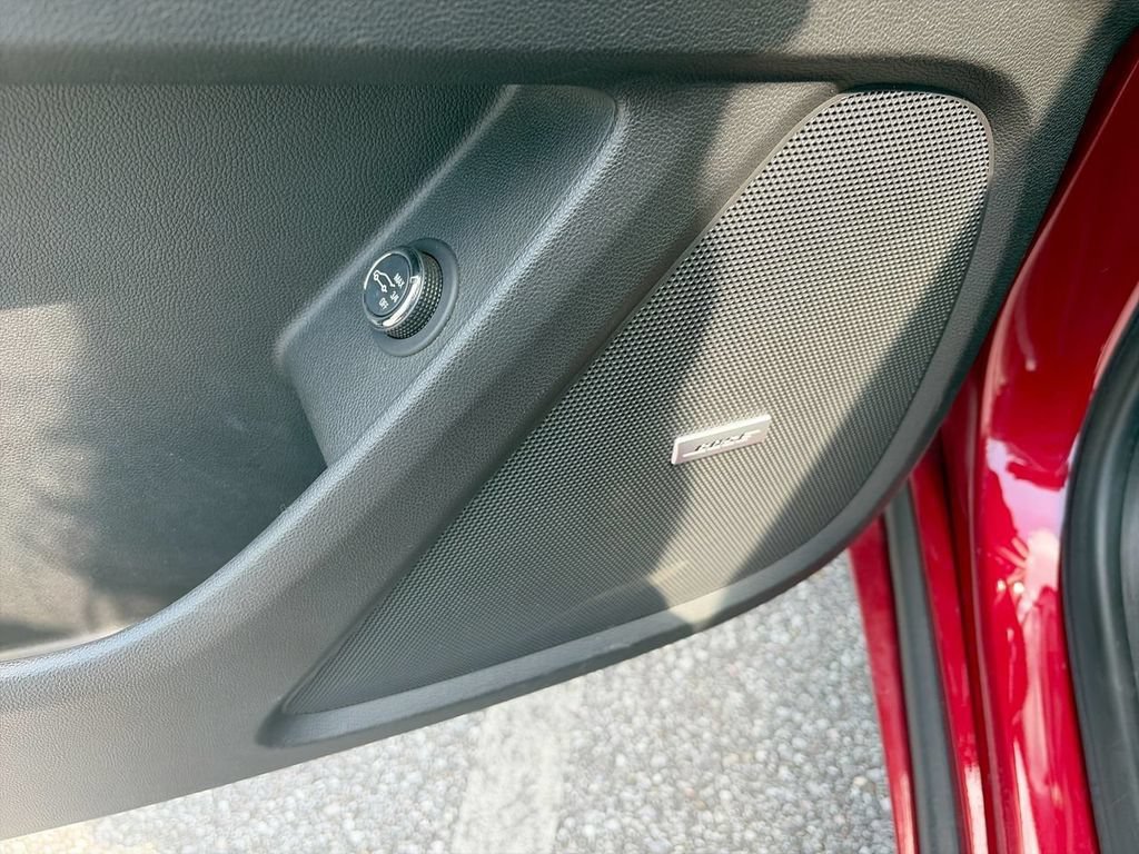Used 2021 CAJUN RED TINTCOAT Chevrolet Premier image 17