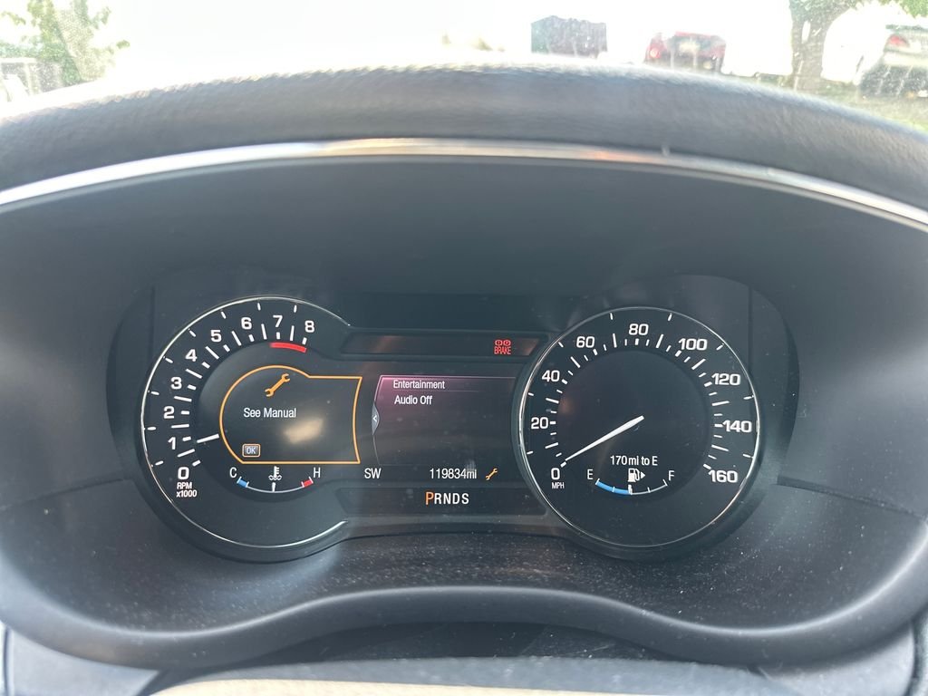 Used 2016 White Lincoln Premiere image 15