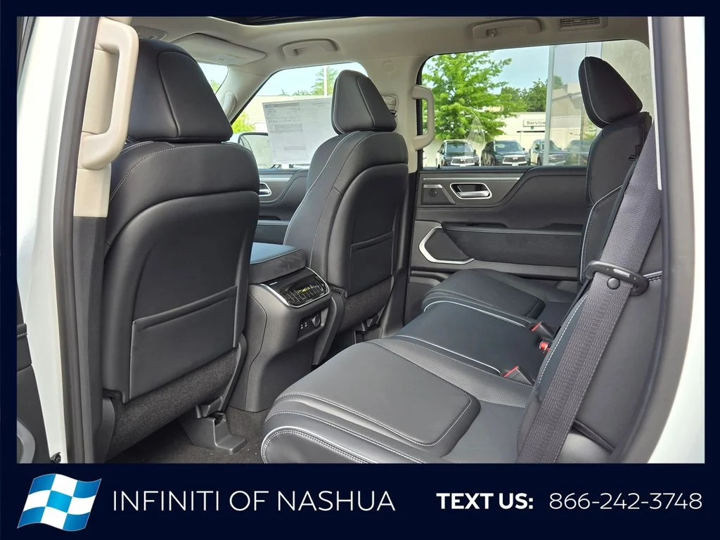 New 2027 RADIANT WHITE INFINITI Luxe 4WD image 20