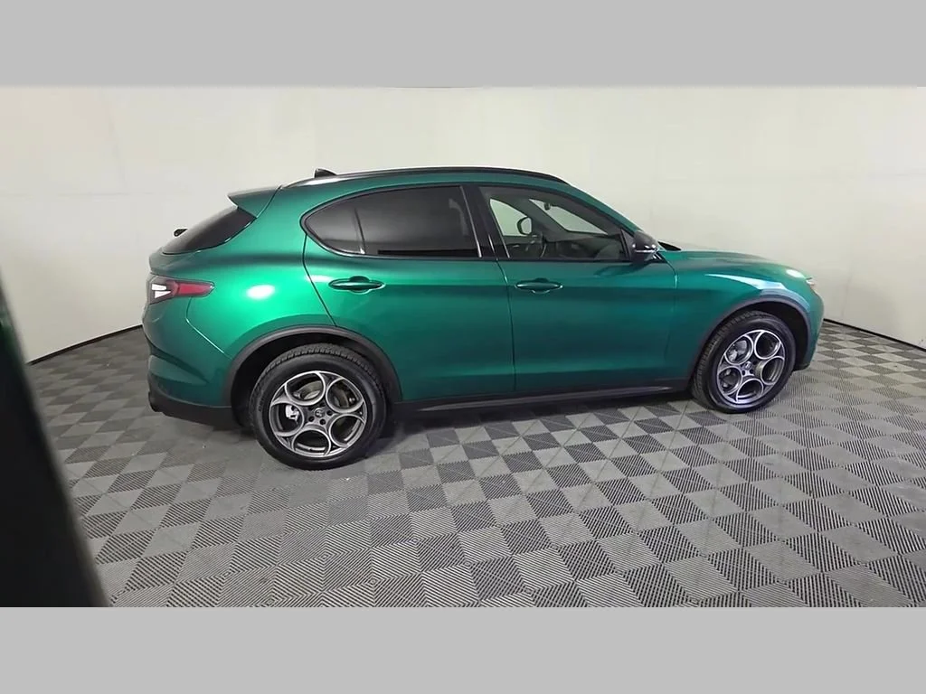 2025 Alfa Romeo Stelvio Base - Photo 28
