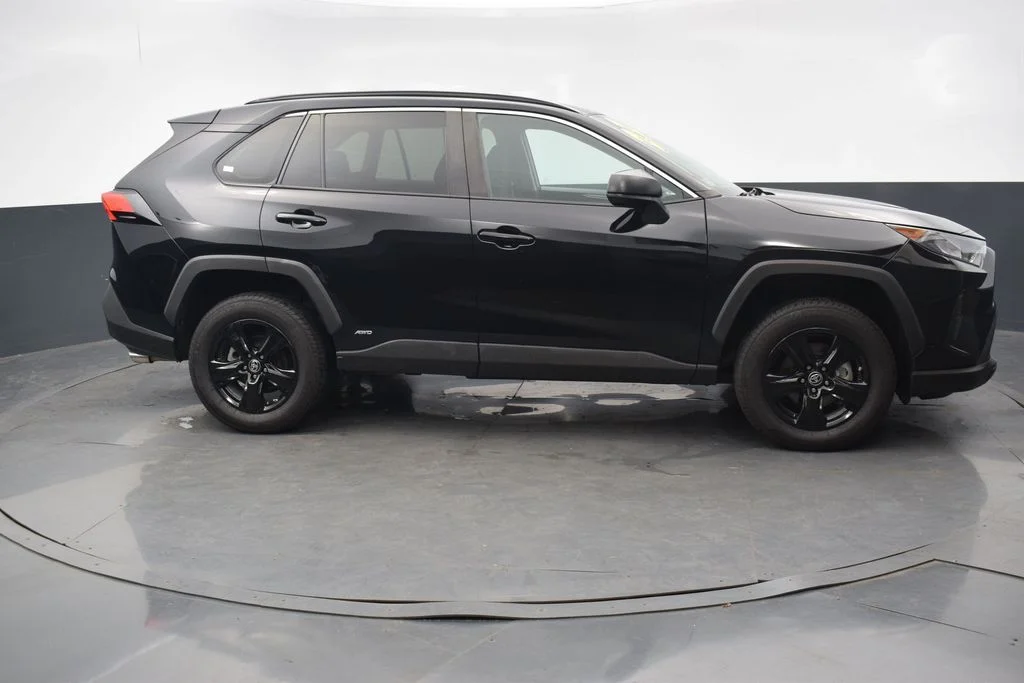 Used 2022 Black Toyota LE image 7