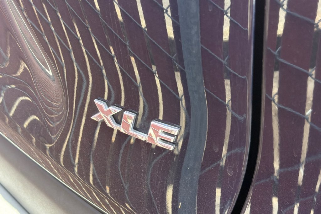 Used 2024  Toyota XLE image 7