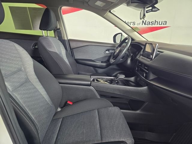 Used 2023 Pearl White Nissan SV image 3
