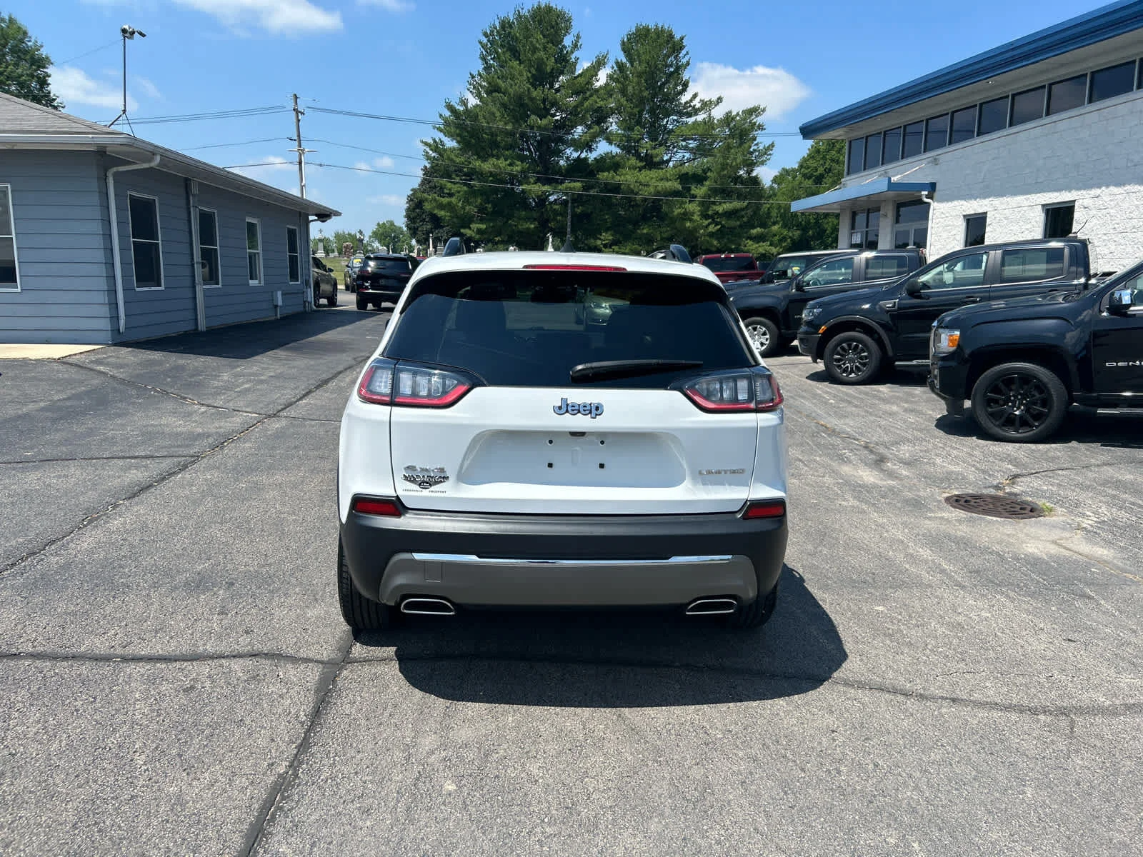 Used 2022 Bright White Clearcoat Jeep Limited image 4