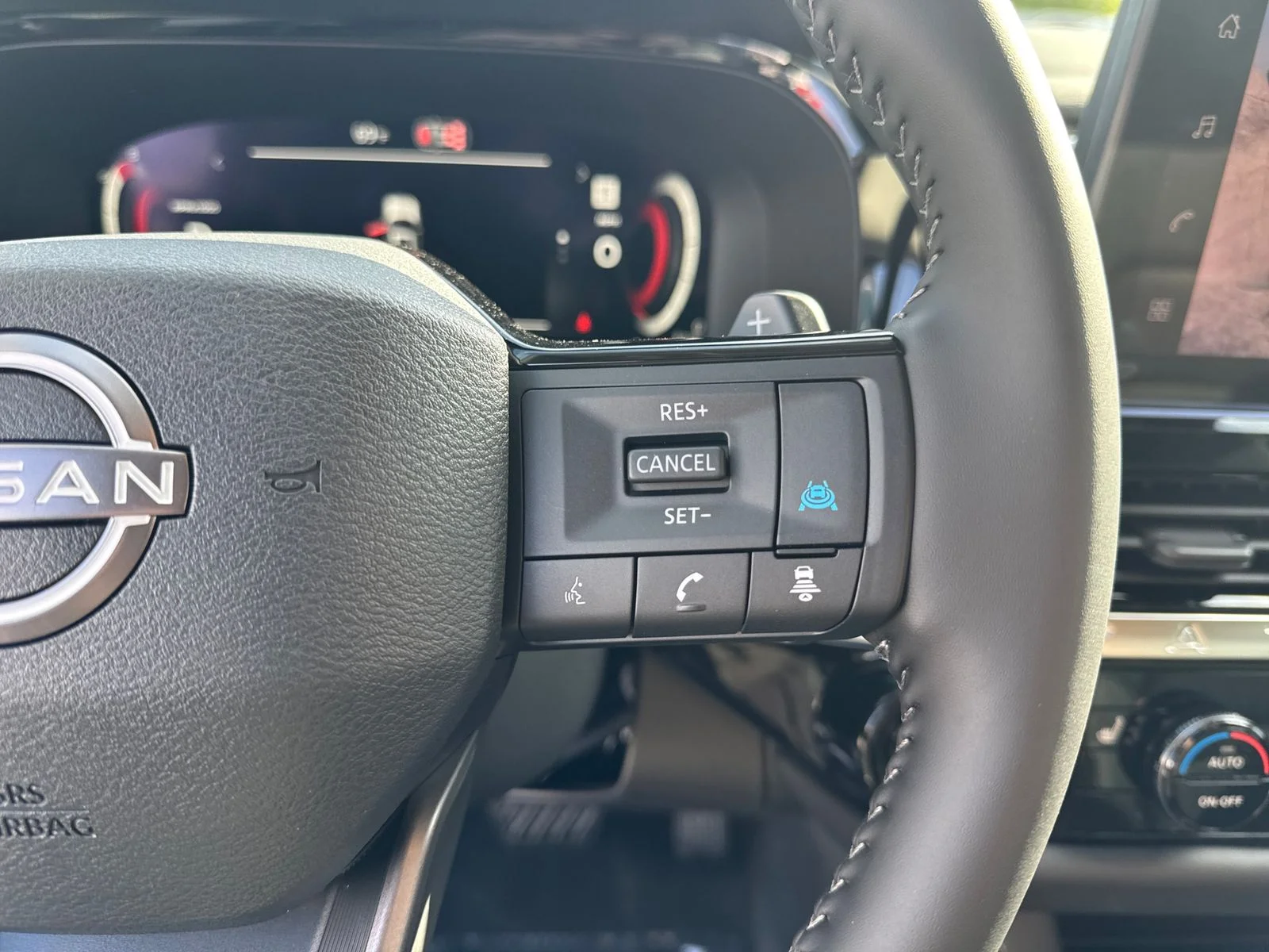 New 2026 Nissan Pathfinder SL 4D Sport Utility