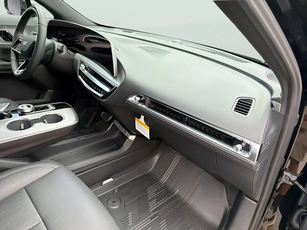 2027 Cadillac LYRIQ Luxury - Photo 46