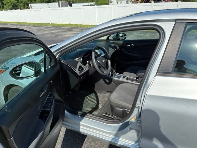 Used 2017 SILVER ICE METALLIC Chevrolet LS image 22