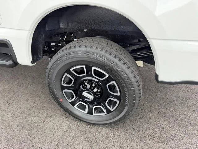 New 2026 Star White Metallic Tri-Coat Ford F-250® Platinum® image 30