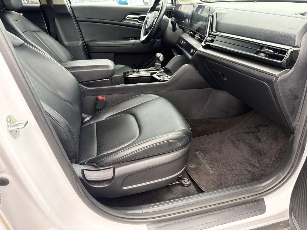 Used 2023 White Kia EX image 13