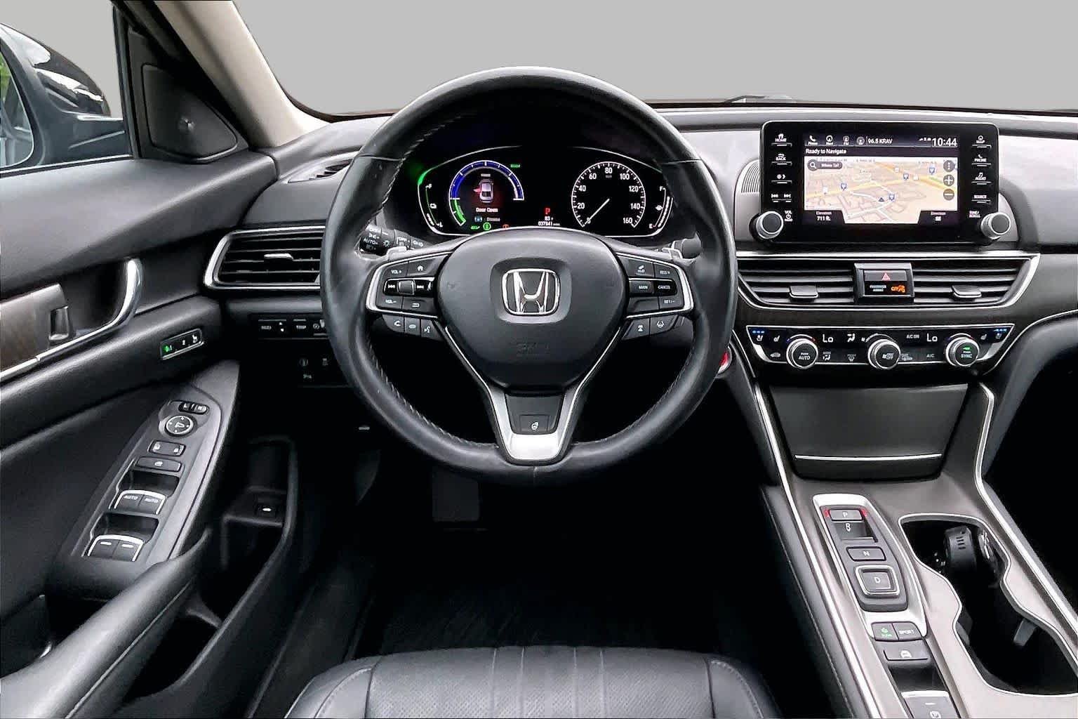 Used 2020 Crystal Black Pearl Honda Touring image 6