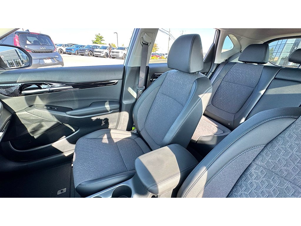 New 2026 Snow White Pearl Kia S image 9
