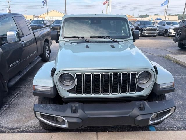 Used 2024 Green Jeep Sahara image 11