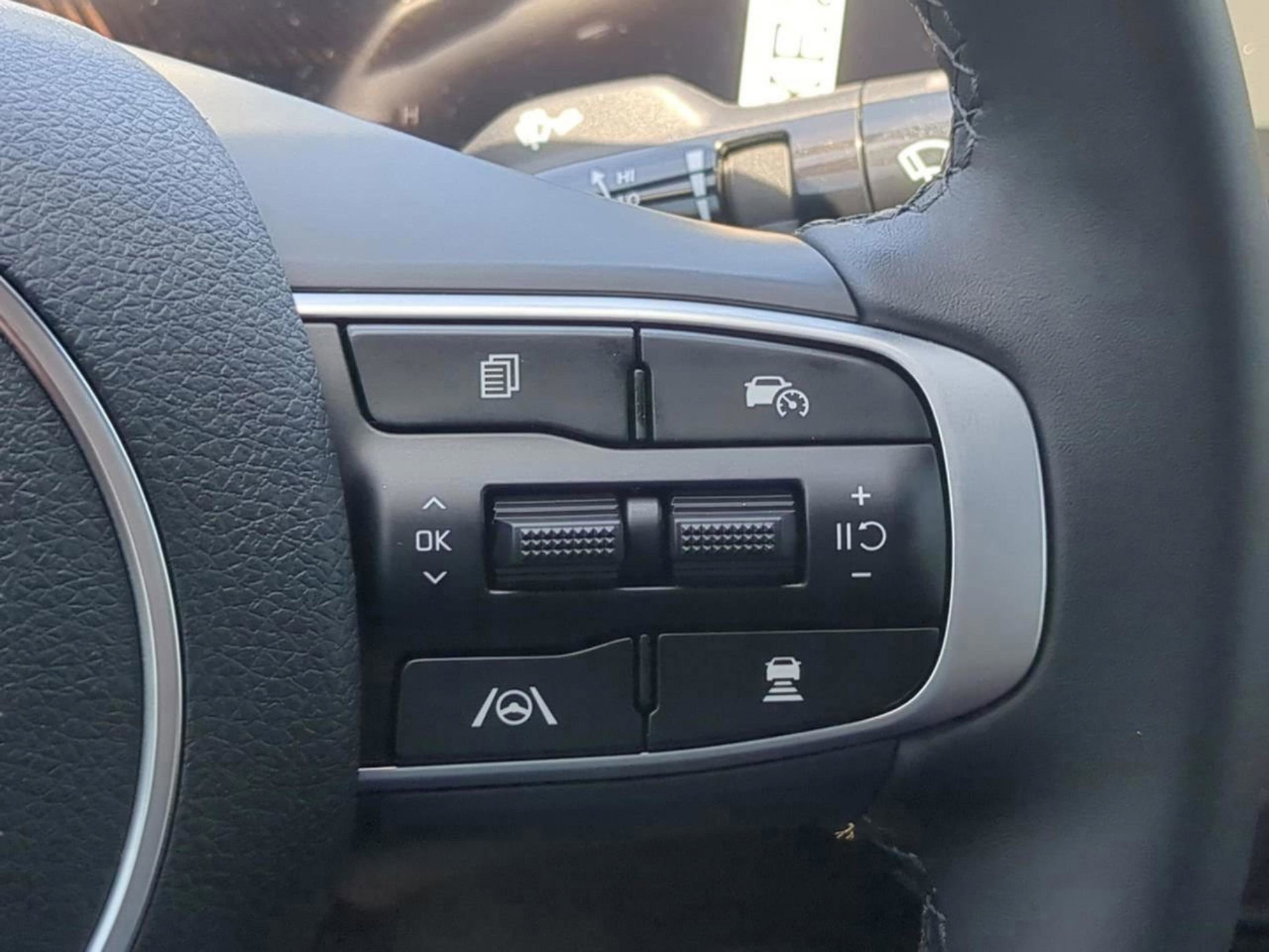New 2026 Aurora Black Pearl Kia GT-Line FWD image 31