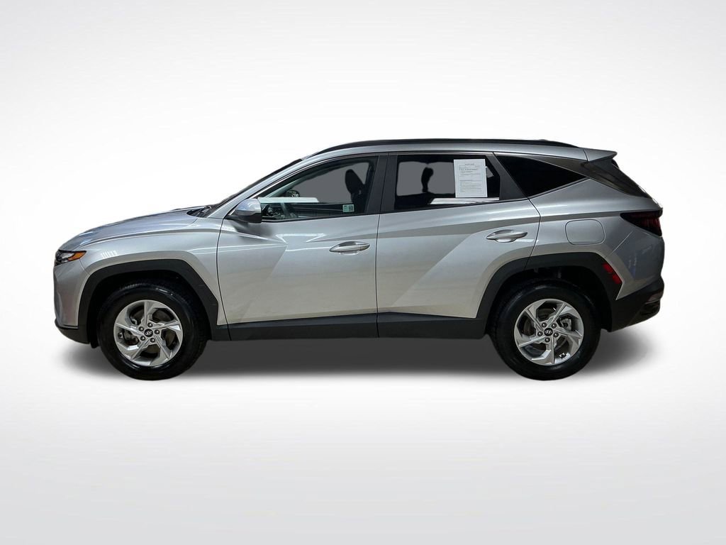 Used 2024  Hyundai SEL image 2