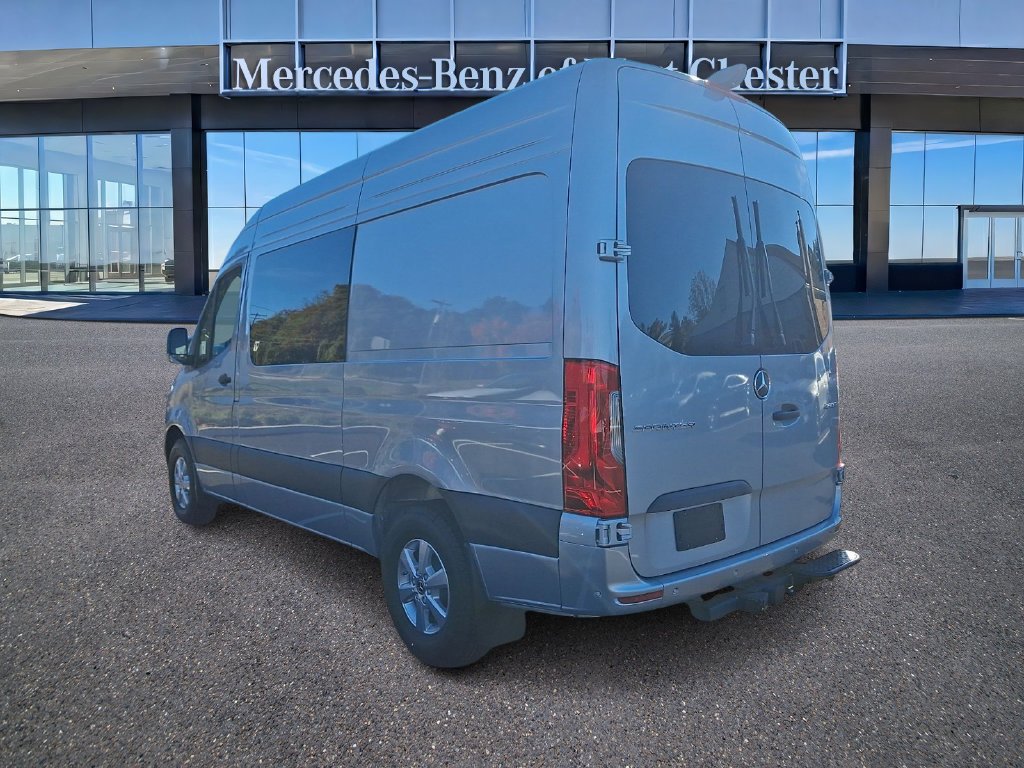 New 2026 high-tech silver metallic Mercedes-Benz Crew 144 WB image 4