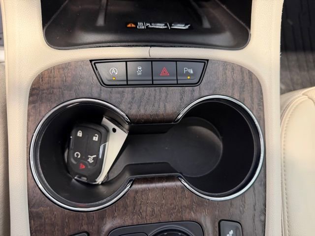 Used 2023 White Frost Tricoat GMC Denali image 32