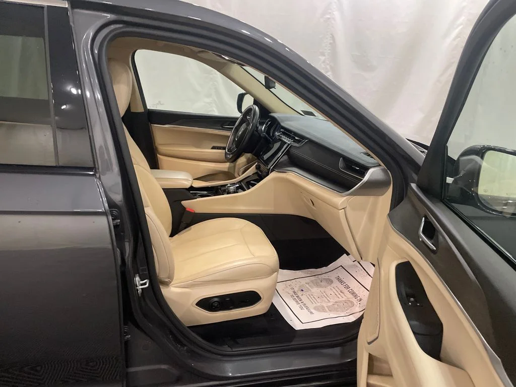Used 2021 Baltic Gray Metallic Clearcoat Jeep Limited image 24
