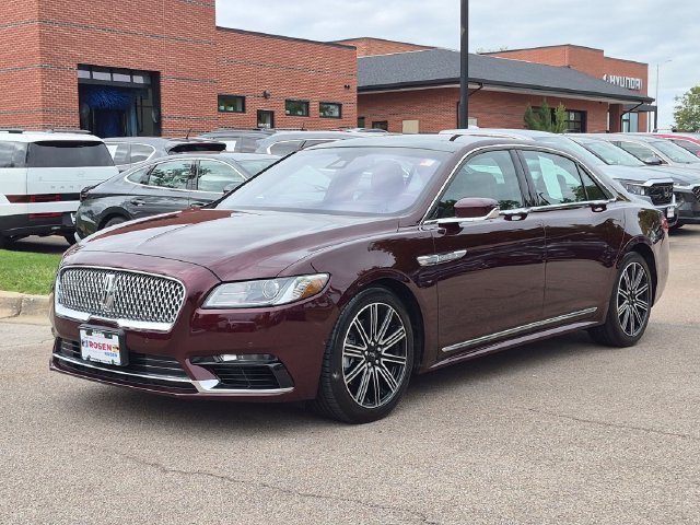 Used 2019 Red Lincoln Reserve image 3