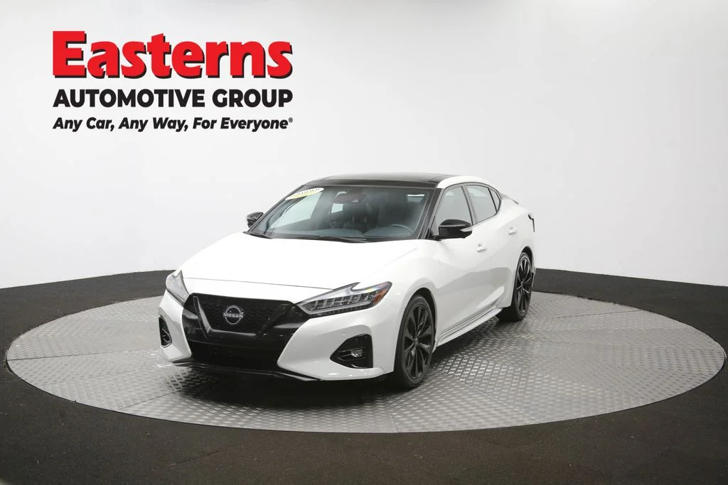 Used 2023 White Nissan SR image 59