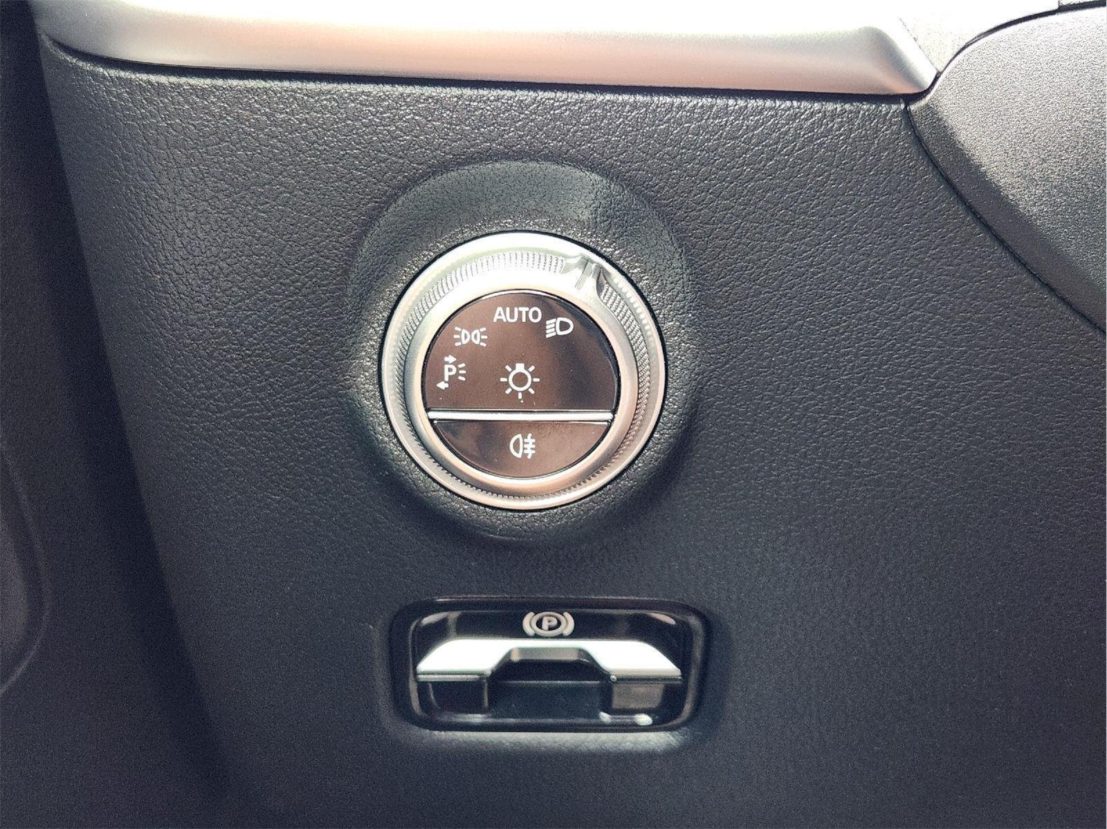 Used 2022 Black Mercedes-Benz C 300 image 22