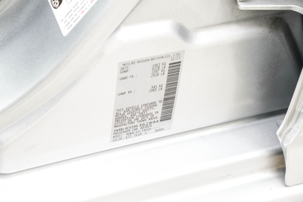 Used 2024 Silver Nissan 2.5 SR image 40