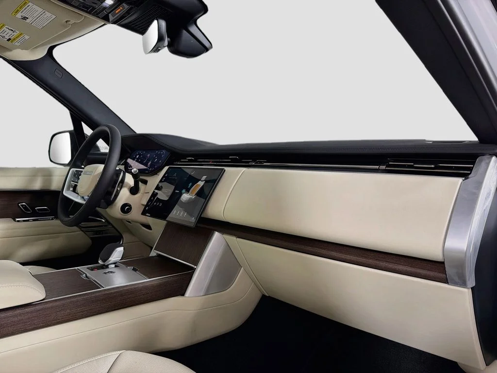 New 2026 Fuji White Land Rover SE image 31