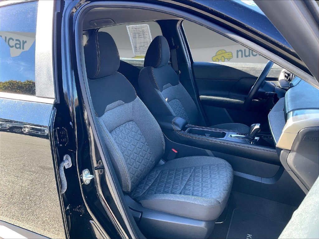 Used 2025 Super Black Nissan SV image 10