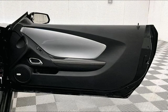 Used 2015 Black Chevrolet SS image 21