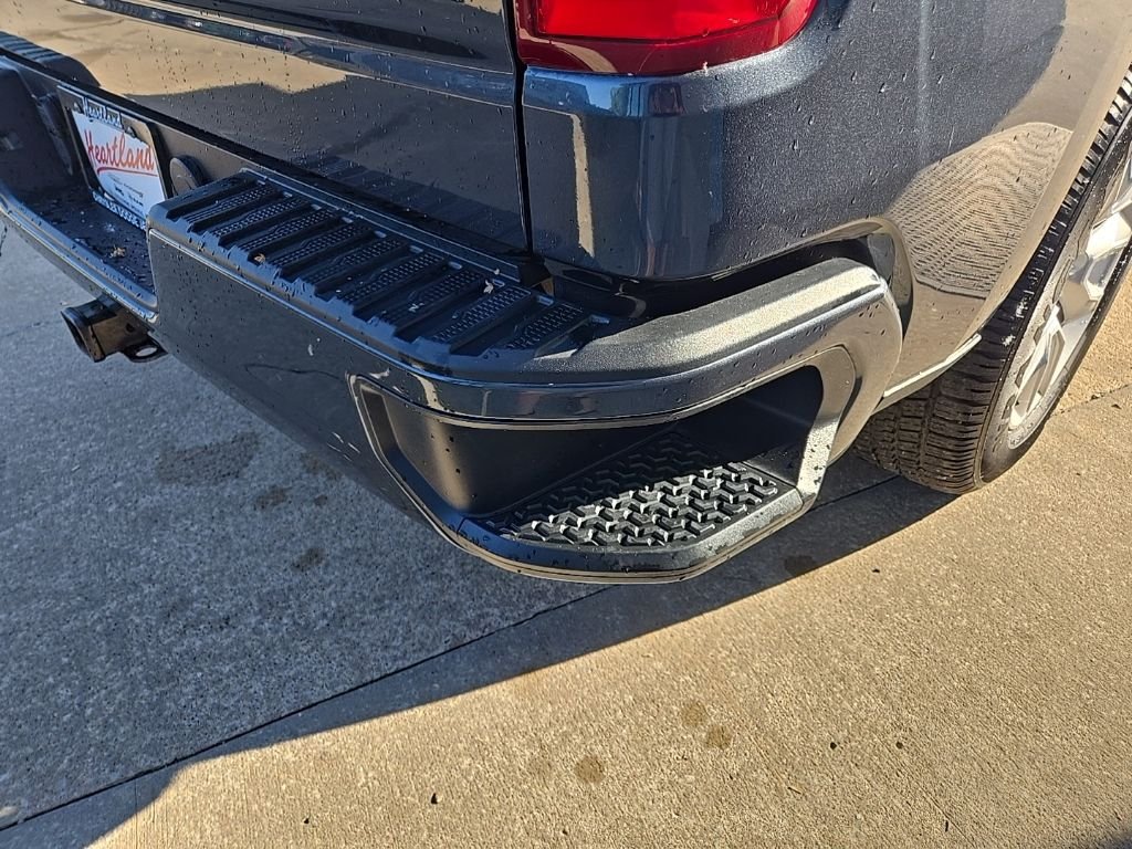 Used 2021 Gray Chevrolet Custom image 22