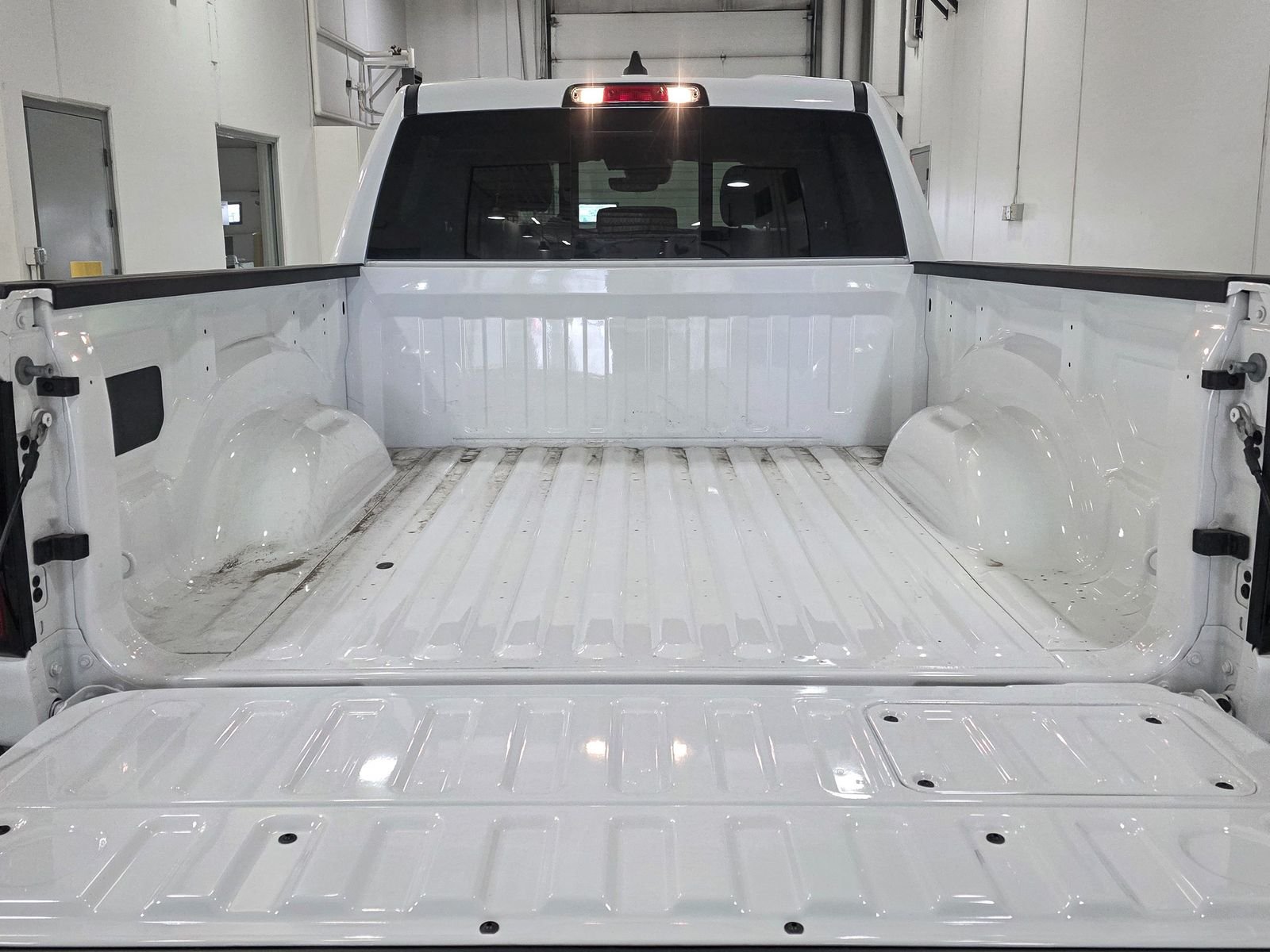 2026 RAM 1500 Laramie - Photo 17