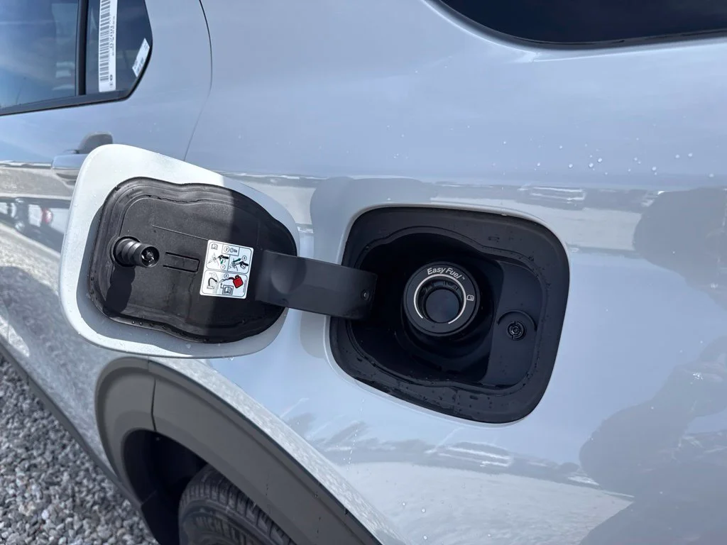 New 2027 Avalanche Gray Ford Active image 14