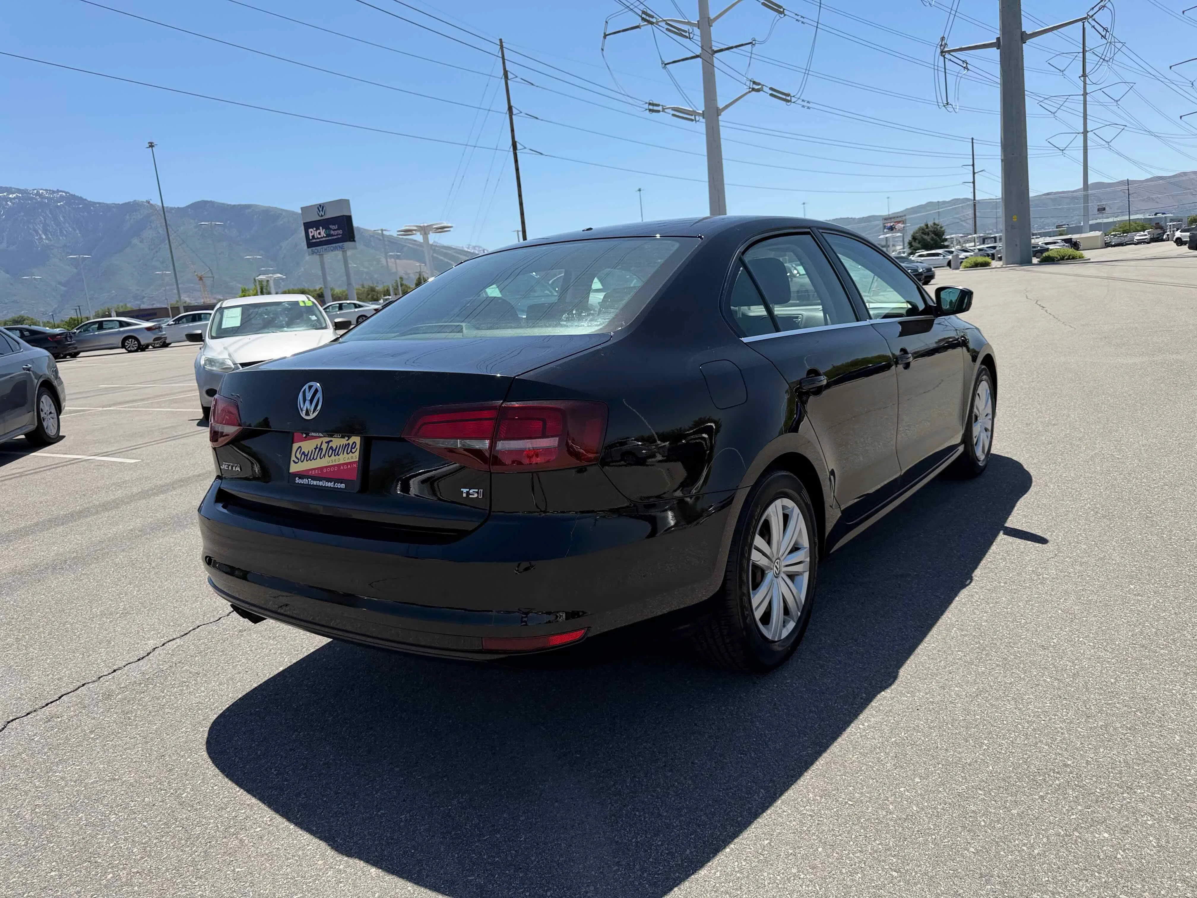Used 2017 Black Volkswagen 1.4T S image 5