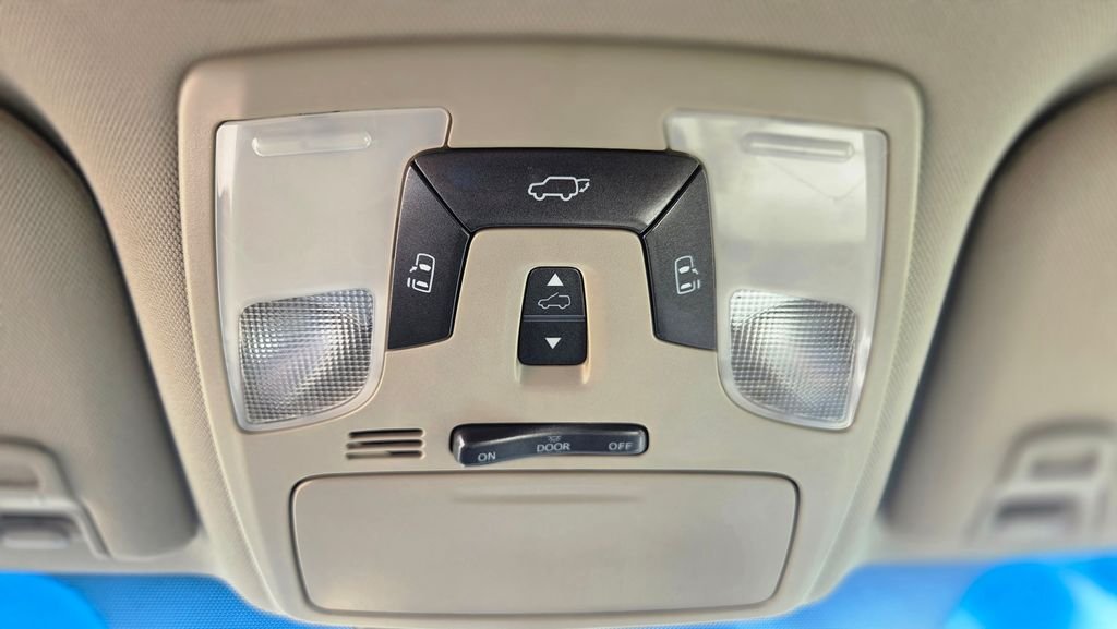 Used 2015 Blue Toyota XLE image 20