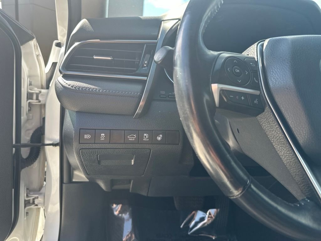 Used 2021 Beige Toyota XLE image 11