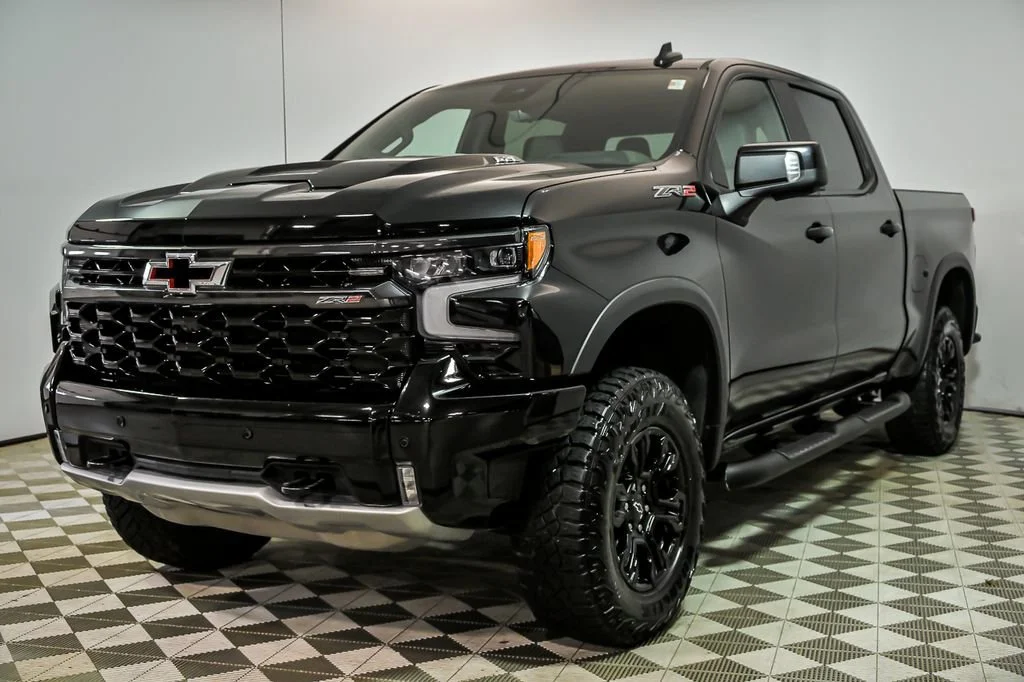 Used 2025 Black Chevrolet ZR2 image 5