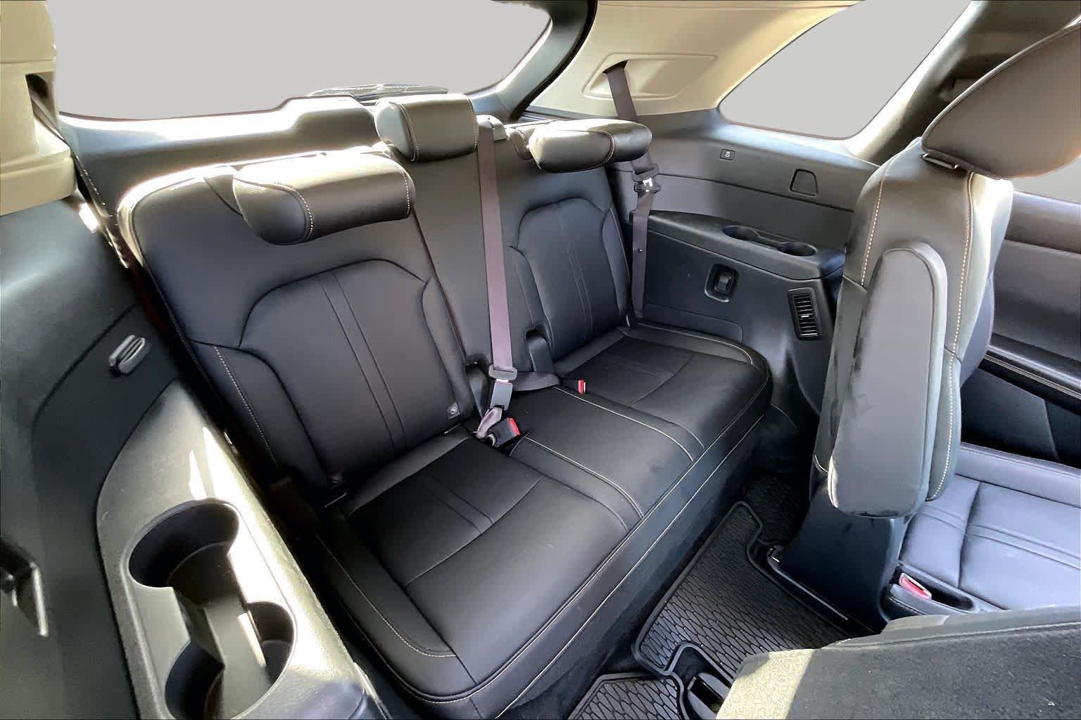 Used 2025 Platinum Quartz Mazda Preferred Package image 35