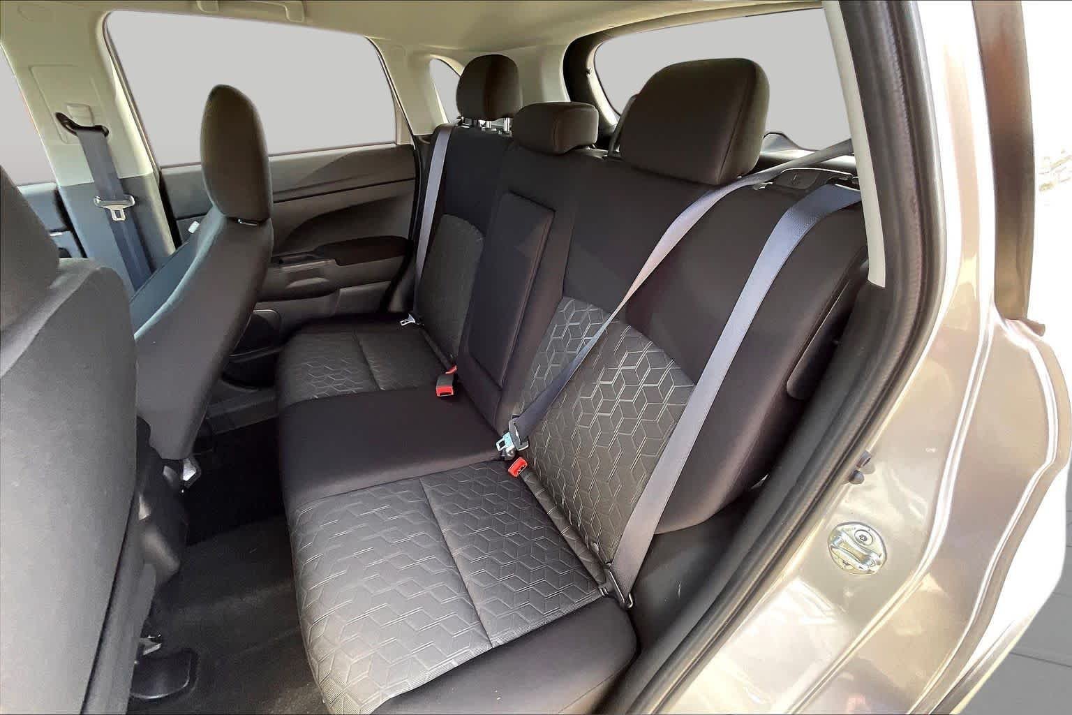 Used 2025 Alloy Silver Metallic Mitsubishi ES image 21