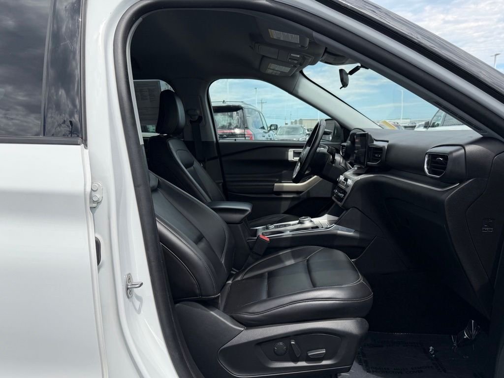 Used 2023 White Ford XLT image 24