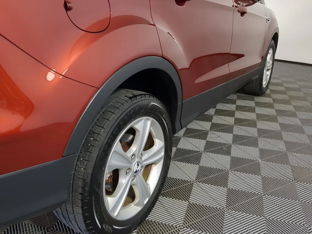 Used 2016 Red Ford SE image 8