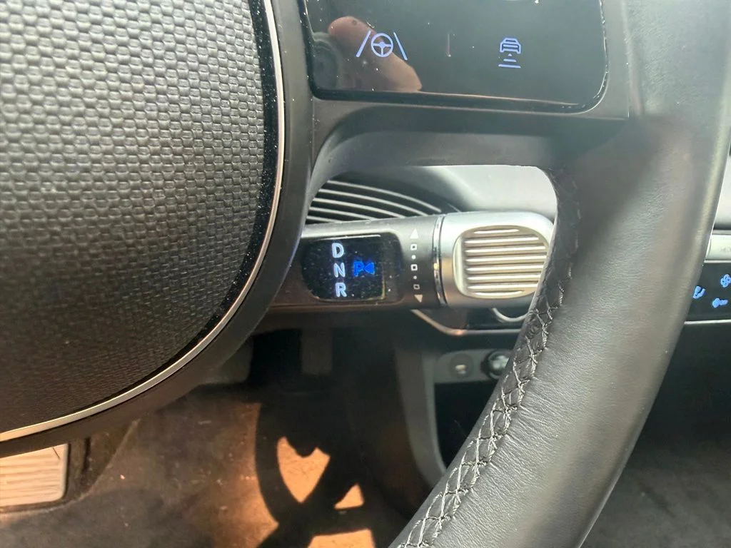 Used 2023 Abyss Black Hyundai SEL image 17