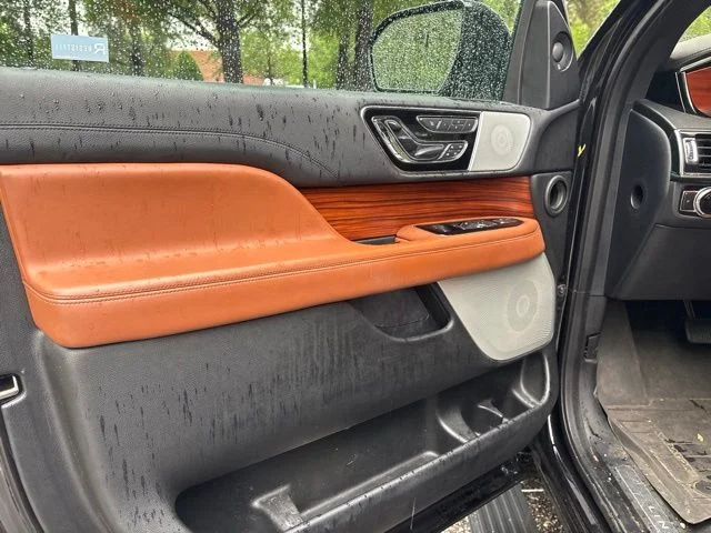 Used 2019 Black Lincoln Reserve image 10