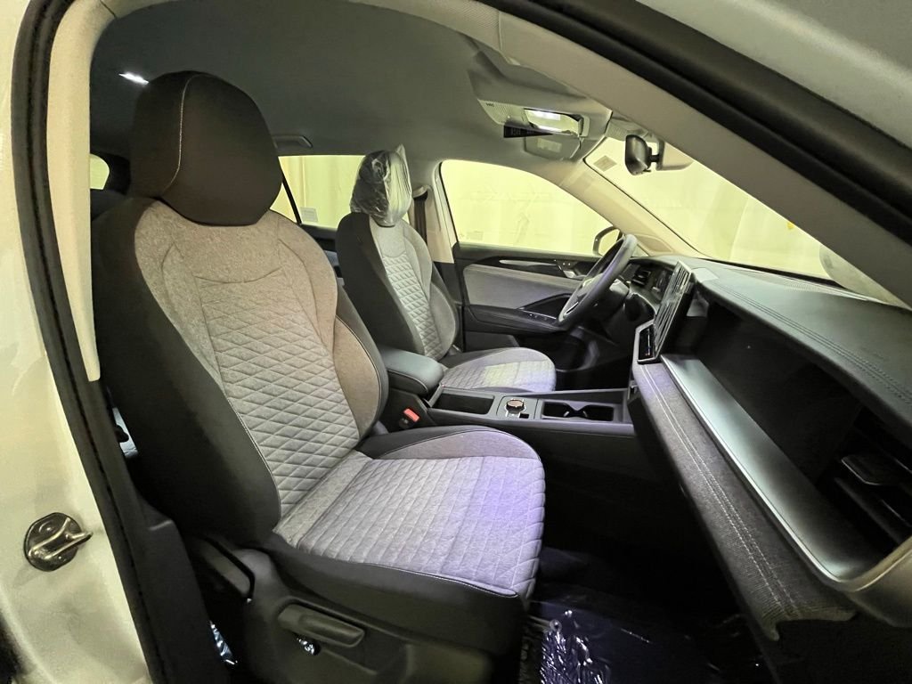 New 2026 White/off-white Volkswagen 2.0T SE image 12