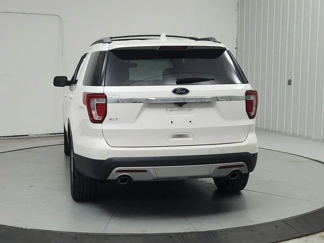 Used 2017 White Ford XLT image 6