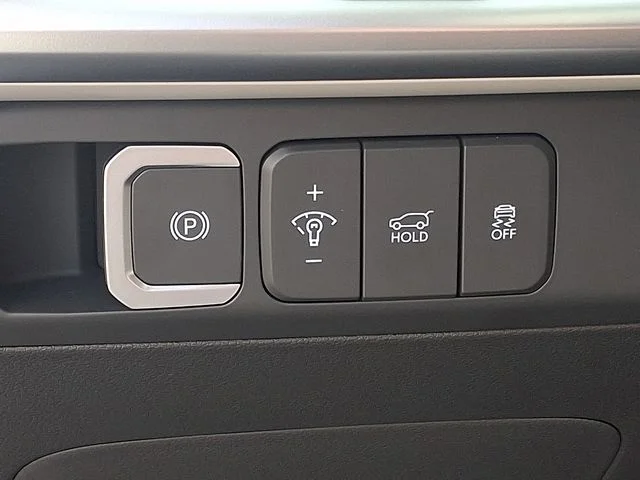 New 2027 White Hyundai SEL image 17