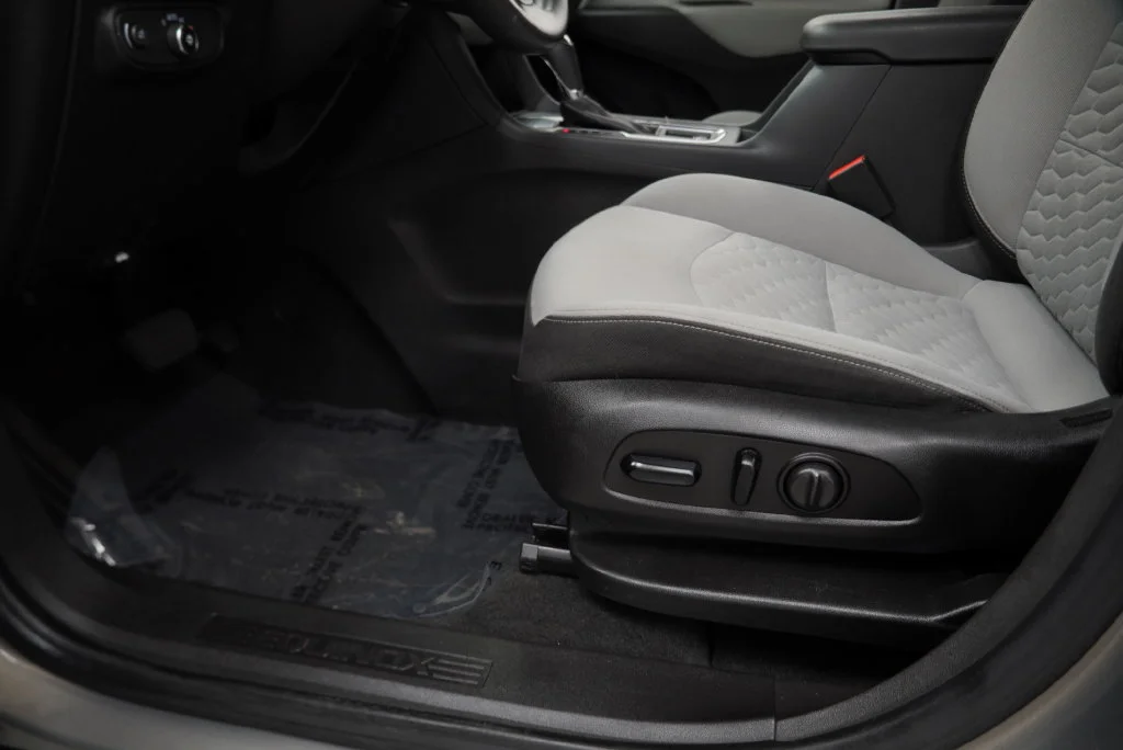 Used 2018 PEPPERDUST METALLIC Chevrolet LT image 31