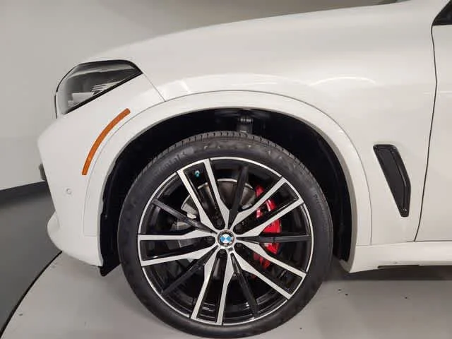 Used 2023 Mineral White Metallic BMW sDrive40i image 11