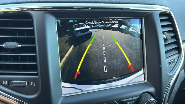Used 2018 White Jeep Altitude image 26