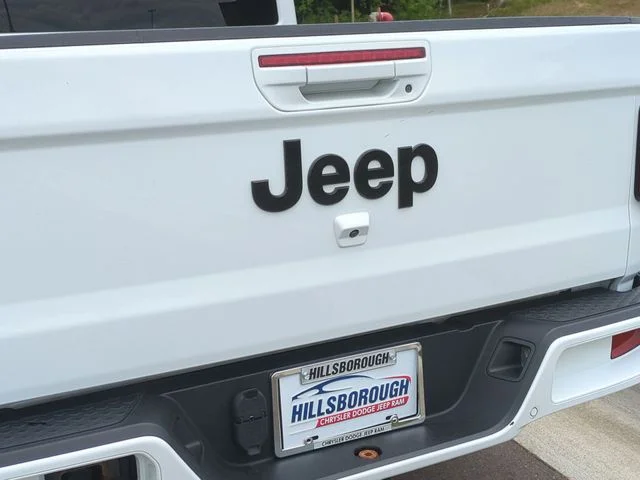 Used 2021 White Jeep Overland image 22